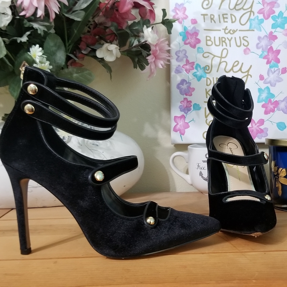 Jessica Simpson black suede pumps sz. 8